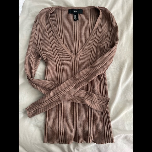 Forever 21 low V neck sweater - Picture 1 of 1